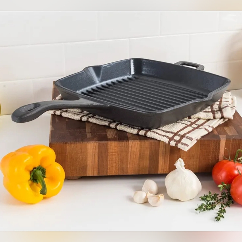 NEW Viking Cast Iron 11" Square Grill Pan, never used